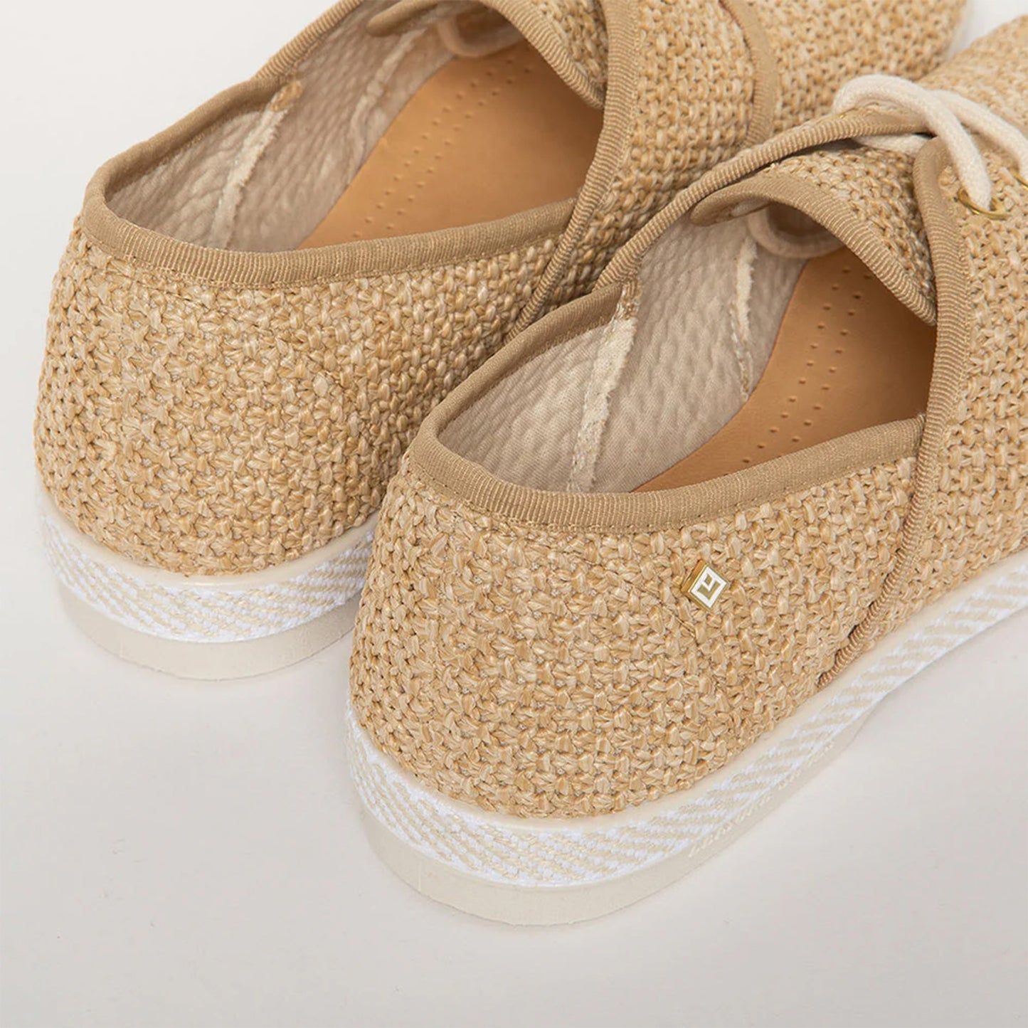 Laces Nudude beige