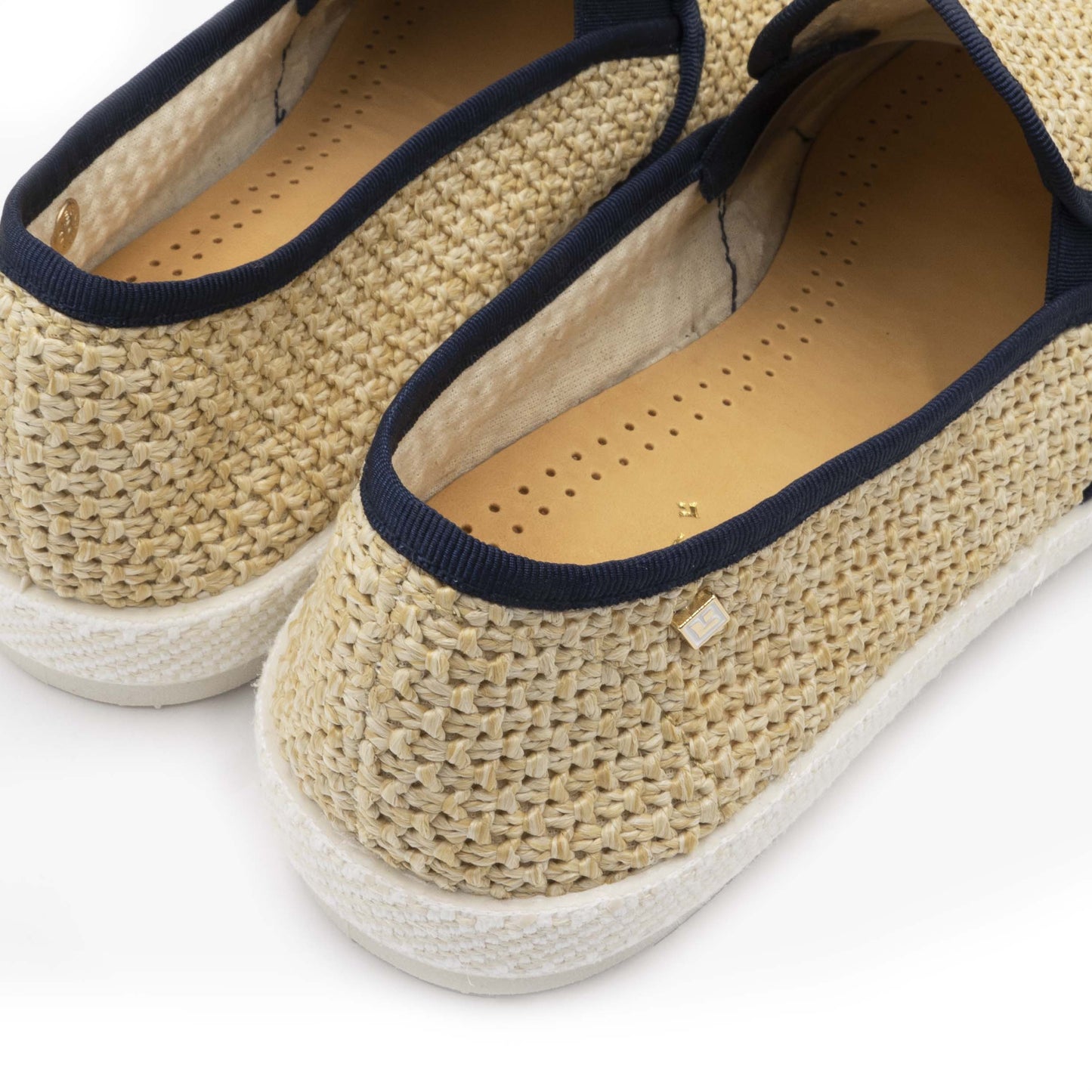 Classic Nudude Beige Navy