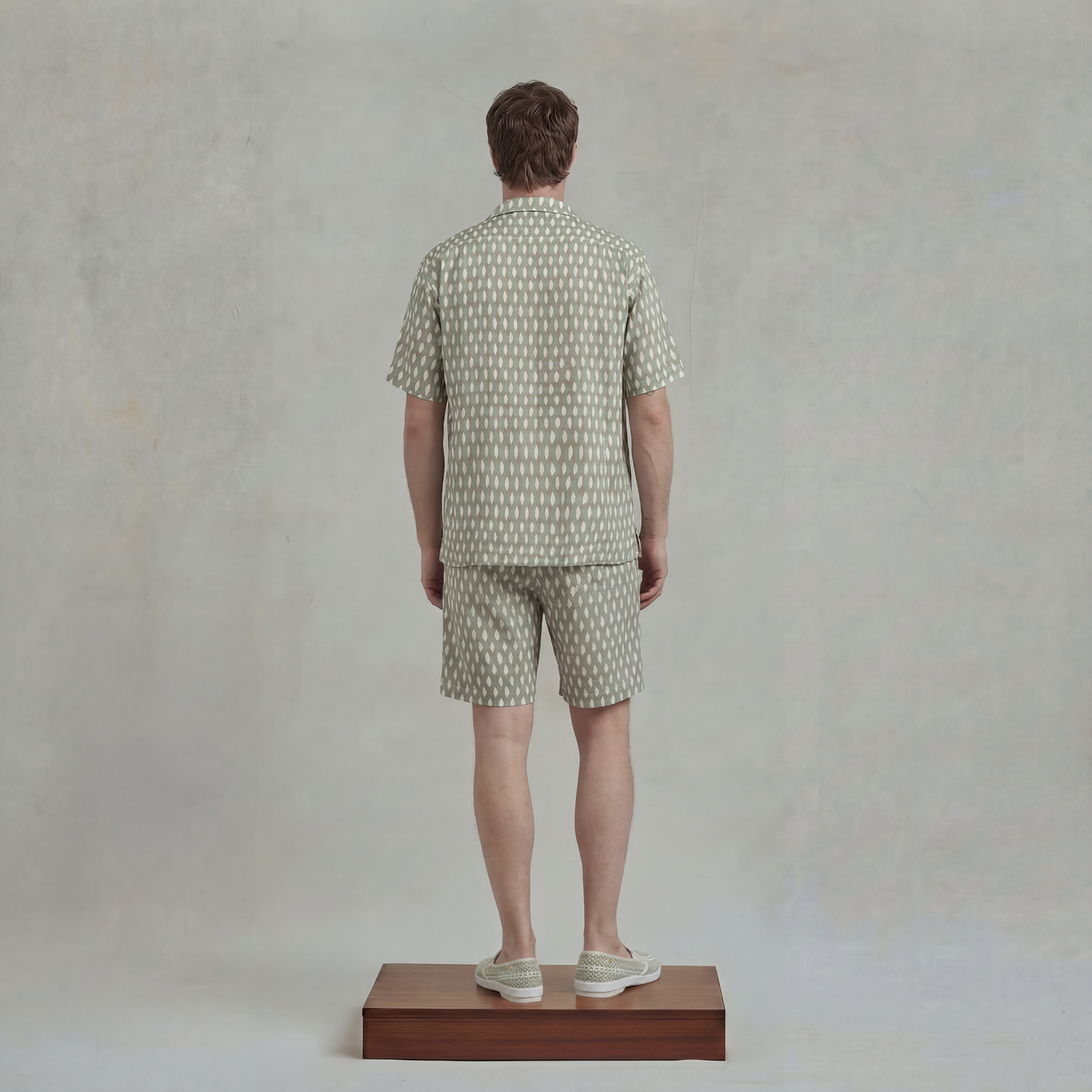 Printed Short Sleeves Lightweight Shirt with Hawaiian collar