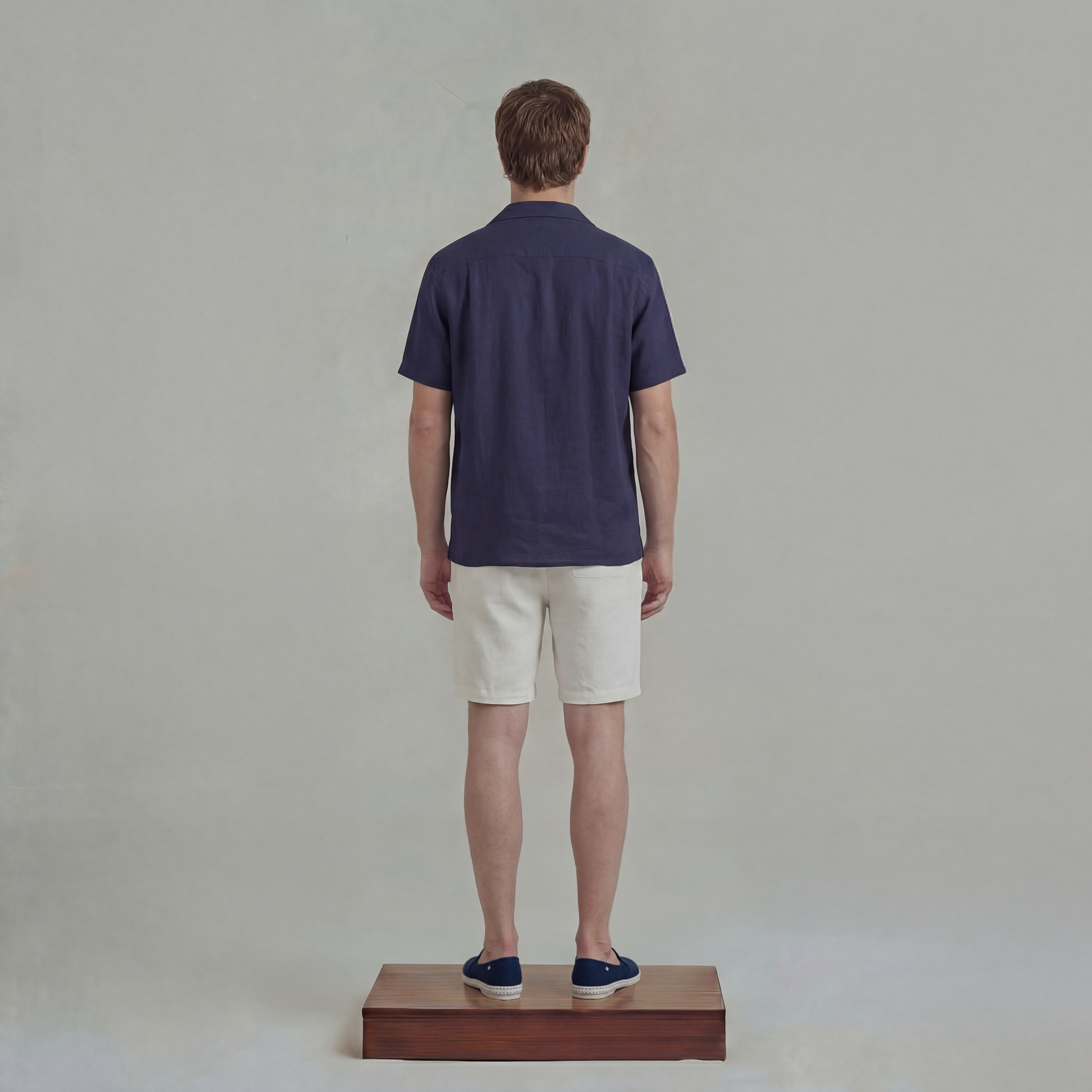 Short Sleeves Shirt in navy linen with Shark Collar and chest pocket