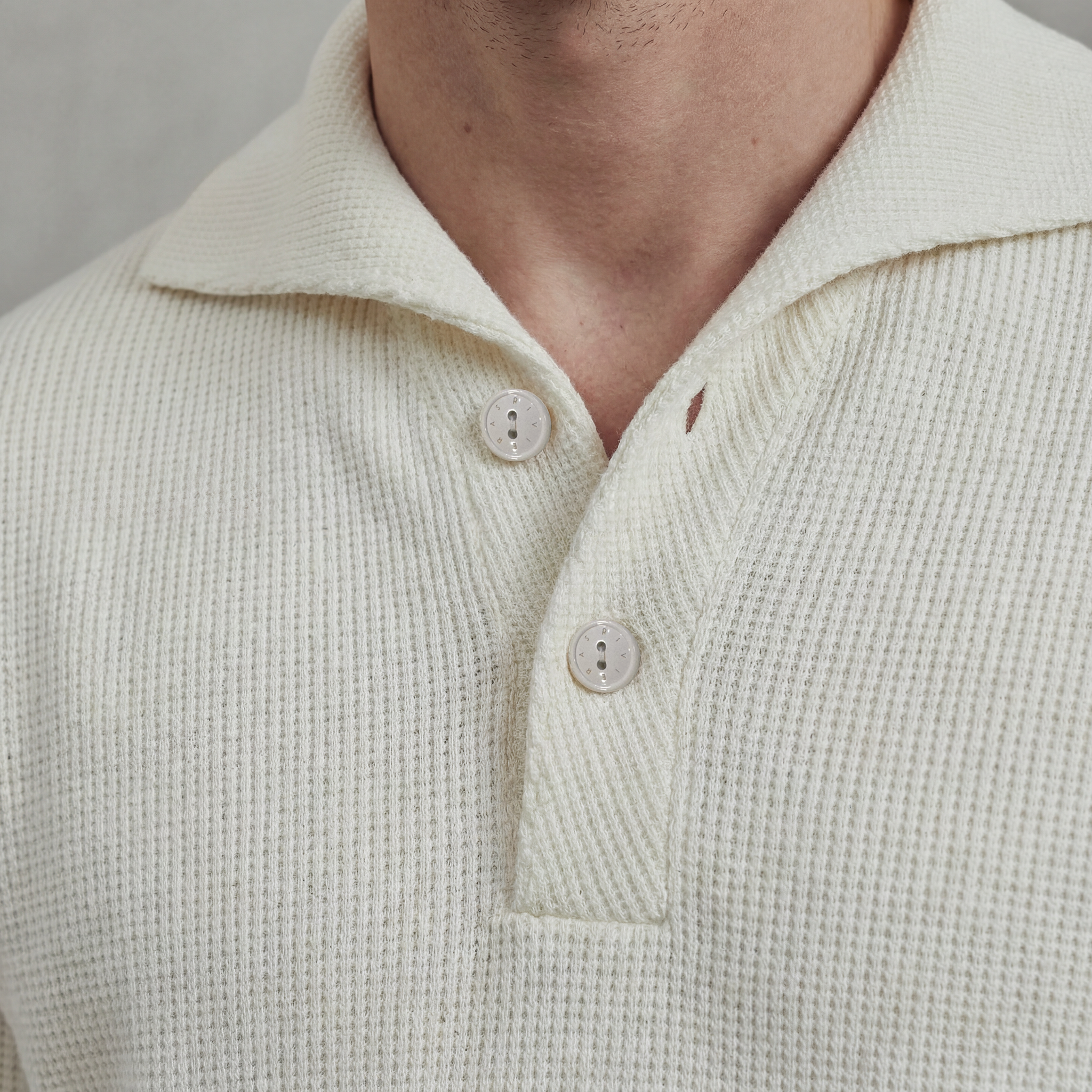 Button-down Sweatshirt in Honeycomb Knitting with shark collar