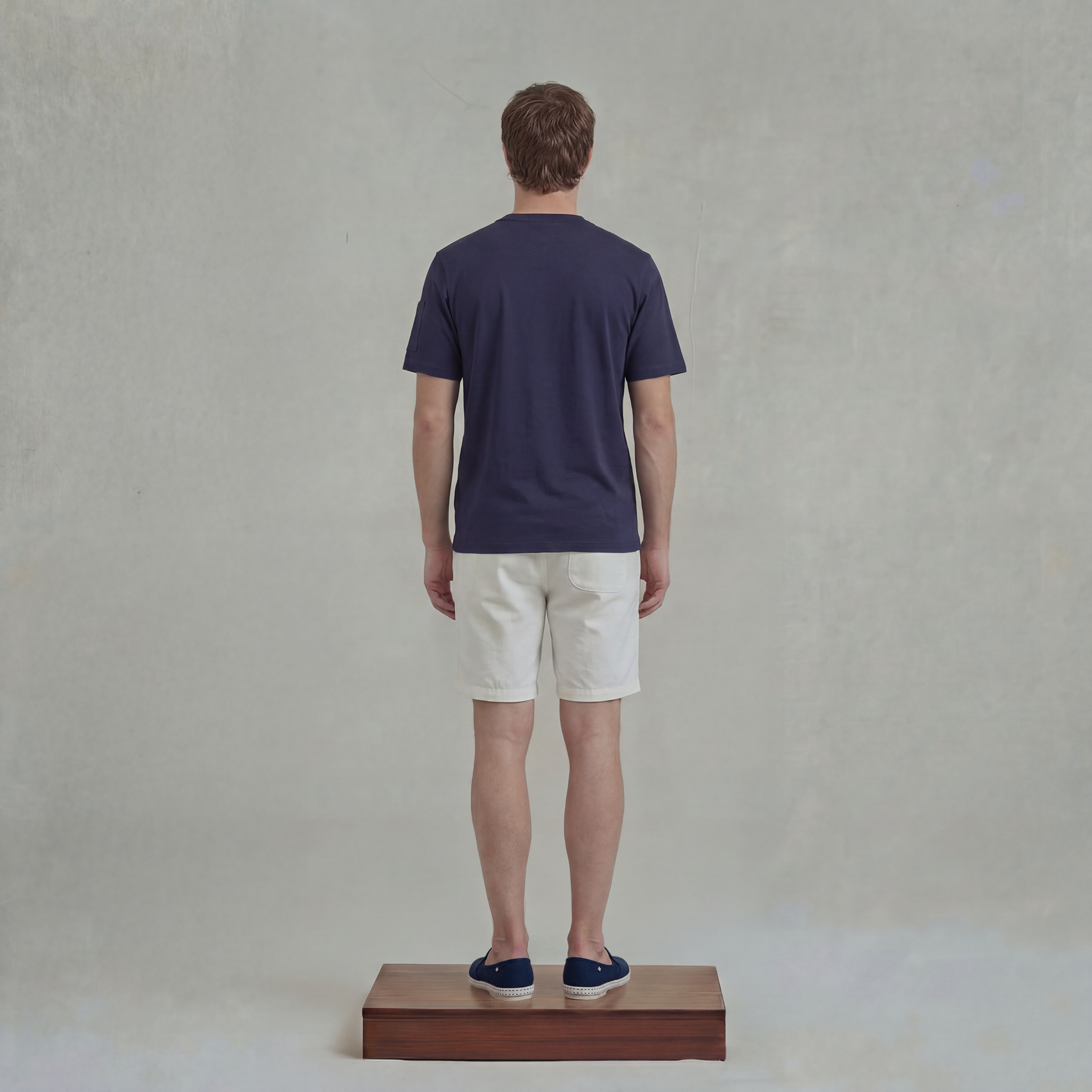 Navy t-shirt with sleeve pocket and chest embroidery