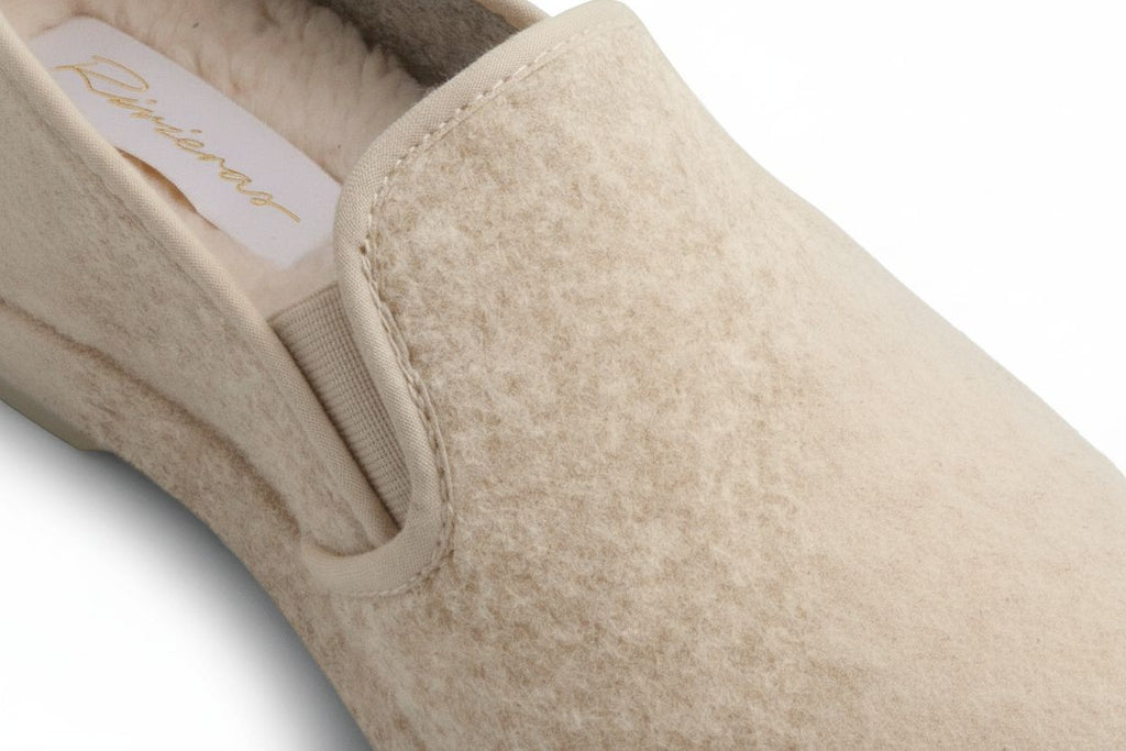 Classique Felt Ecru